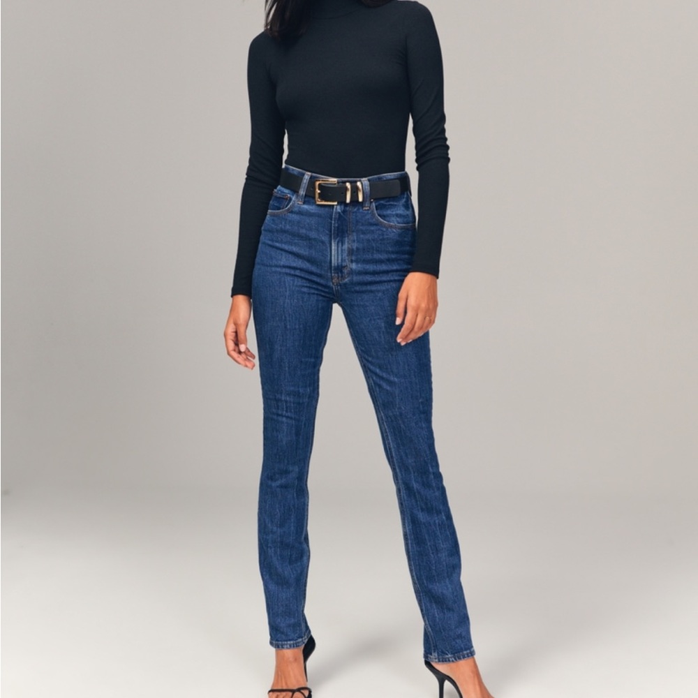 Abercrombie & Fitch | Ultra High Rise 90s Slim Straight Jean